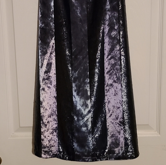 ECOTE' SLEEK DRESS. WOMEN'S MEDIUM. - Picture 2 of 3